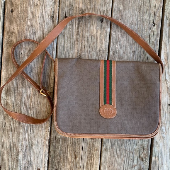 Gucci Handbags - Vintage Gucci GG Cross Body Bag Purse Handbag